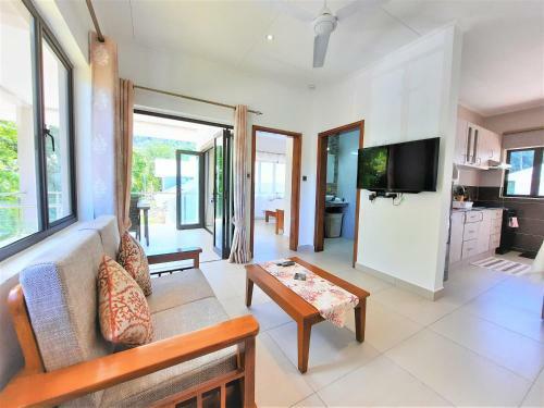 Palm Holiday Apartments