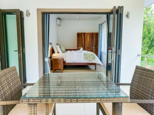 Palm Holiday Apartments