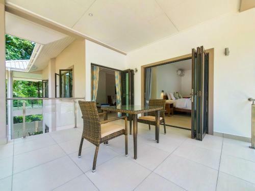 Palm Holiday Apartments