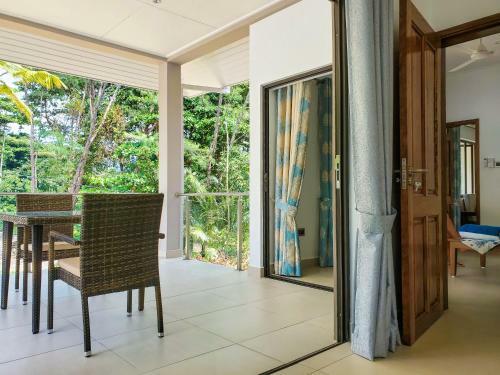 Palm Holiday Apartments