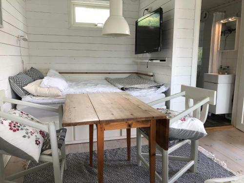 Tv� G�sthus Vid Hav Och Strand