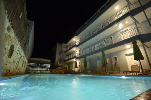 Kiwi Hotel