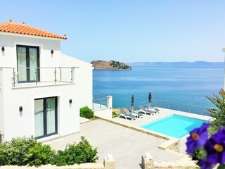 Eleia Seafront Villas