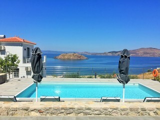 Eleia Seafront Villas
