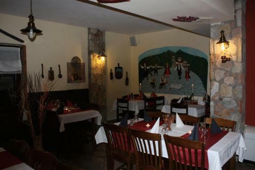 Hotel Monopati E6