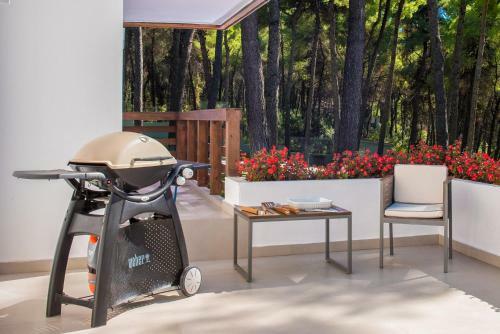 The White Villa At Sani