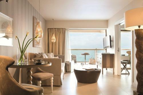 Sani Beach Hotel & Spa