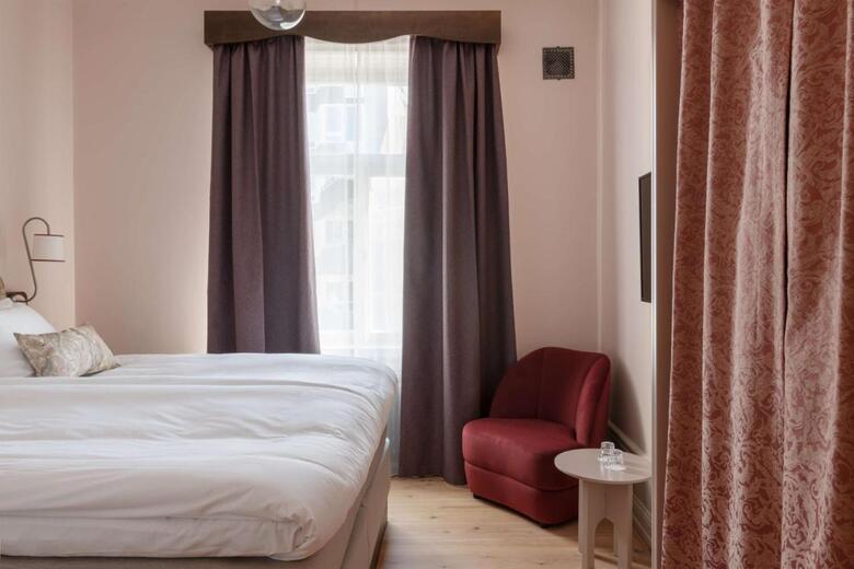 Hotel Ruth; Bw Premier Collection