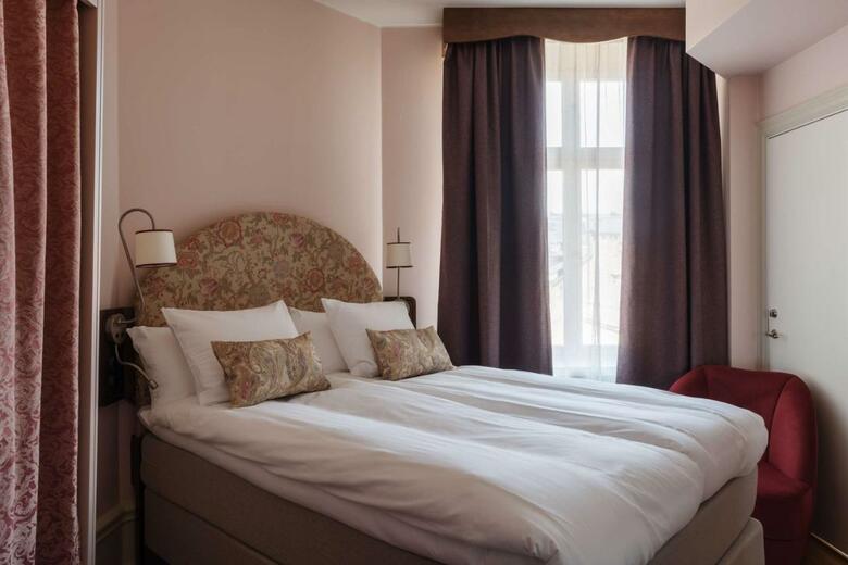 Hotel Ruth; Bw Premier Collection