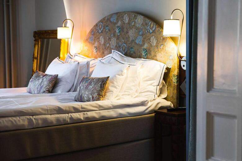 Hotel Ruth; Bw Premier Collection