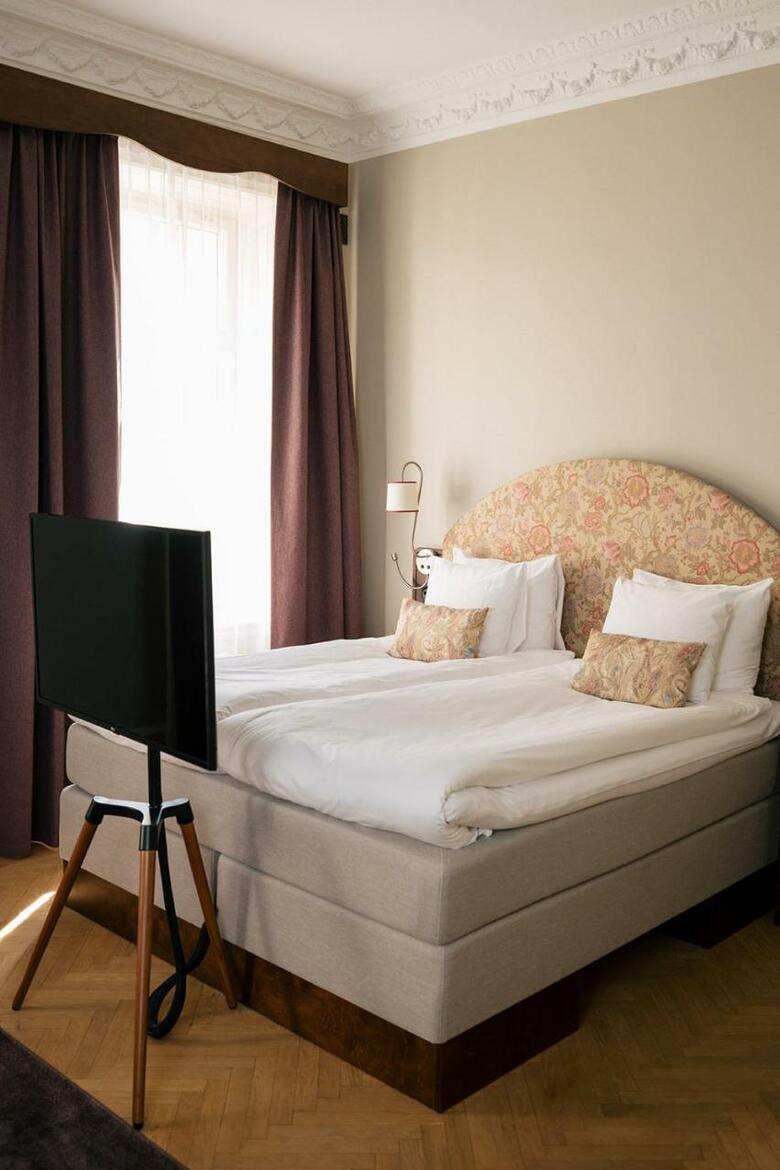 Hotel Ruth; Bw Premier Collection