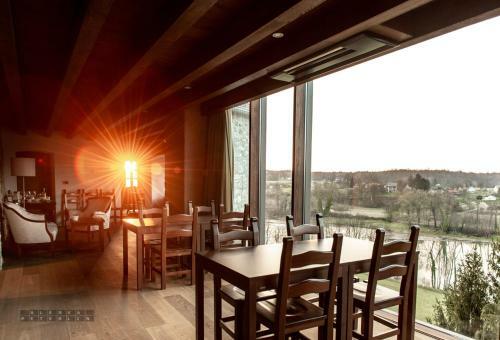 Hotel Vinica Castle