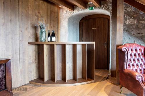 Hotel Vinica Castle