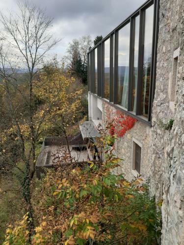 Hotel Vinica Castle