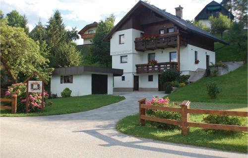 Two-bedroom Apartment In Bled