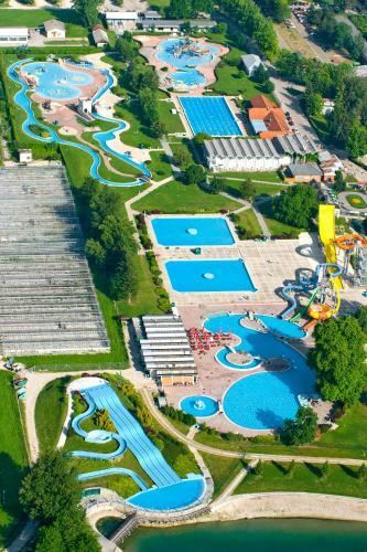 Apartamento Holiday Home Rose 150