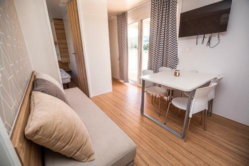 Mediteran Homes With Terme ?ate? Tickets
