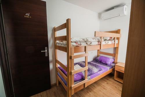 Hostal Rooms Vila Medena