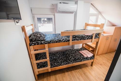 Hostal Rooms Vila Medena