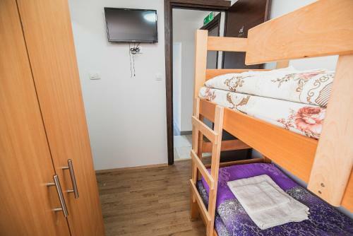 Hostal Rooms Vila Medena