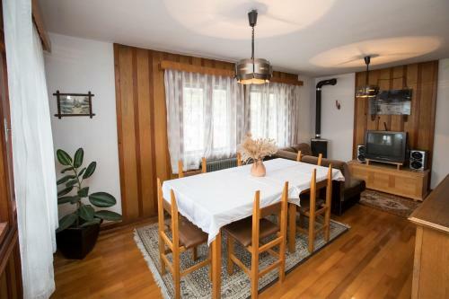 Hostal Apartment And Rooms Odar