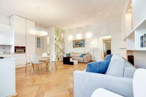 Central And Luxurious Beethovnova Apartment
