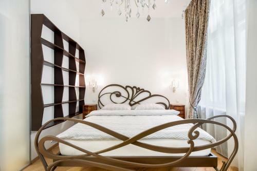 Central And Luxurious Beethovnova Apartment