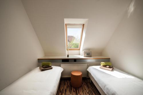 Bed & Breakfast Cube Central Rooms For 2