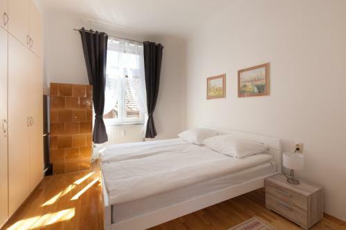Charming Apartment Laura By Town Hall