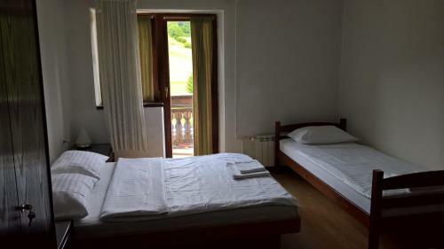 Bed & Breakfast Gostilna Lokve