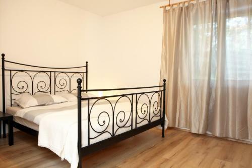 Serenity Apartments Cb