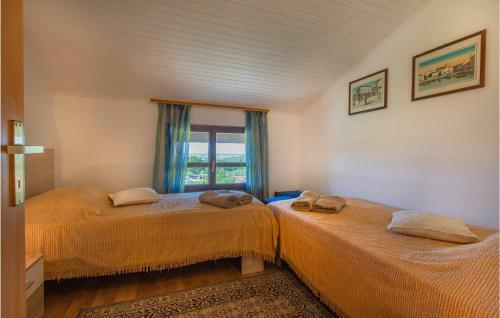 Two-bedroom Apartment In Secovlje
