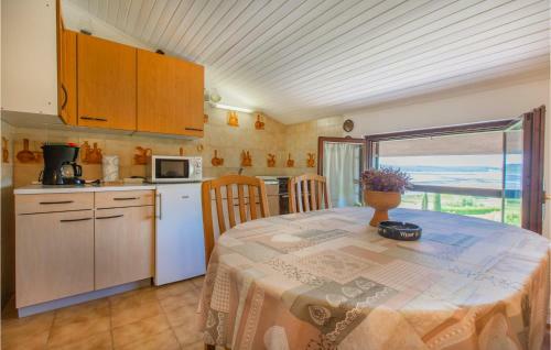 Two-bedroom Apartment In Secovlje