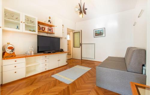 Nice Apartment In Lucija With 1 Bedrooms