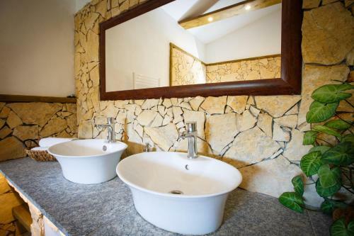 Hostal Penzi�n A Re?taur�cia Artin