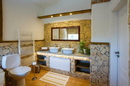 Hostal Penzi�n A Re?taur�cia Artin