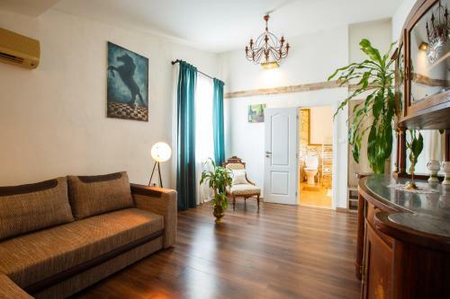 Hostal Penzi�n A Re?taur�cia Artin