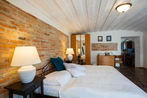 Hostal Penzi�n A Re?taur�cia Artin