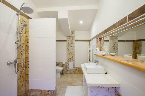 Hostal Penzi�n A Re?taur�cia Artin