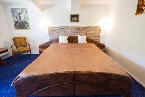 Hostal Penzi�n A Re?taur�cia Artin