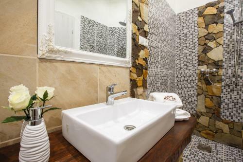 Hostal Penzi�n A Re?taur�cia Artin