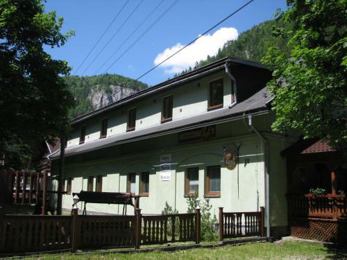 Hostal Penzi�n Borovica