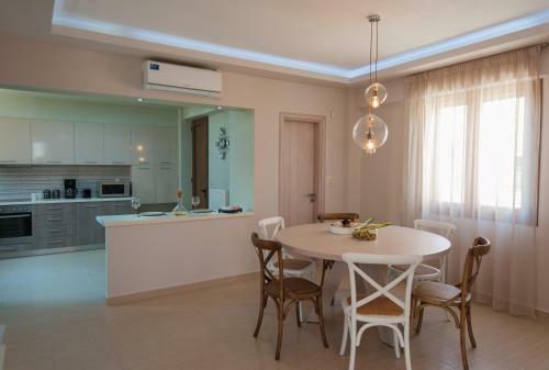 Villa Harmony-crete Residences
