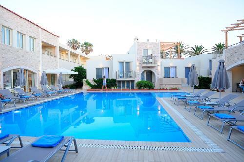Maravel Apartments