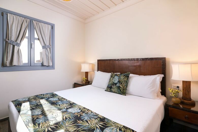 Hotel Porto Kea Suites