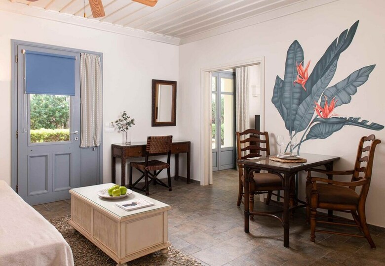 Hotel Porto Kea Suites