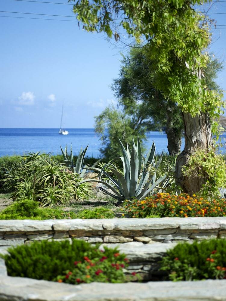 Hotel Porto Kea Suites