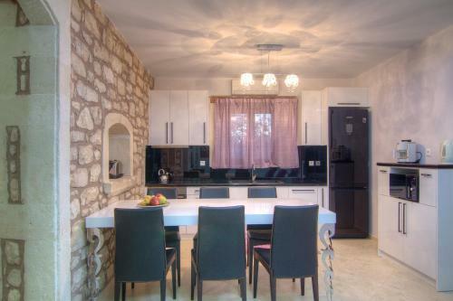 Green Paradise Villa