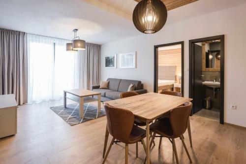 Hotel Arietes Marmont Resort
