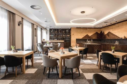 Hotel Arietes Marmont Resort